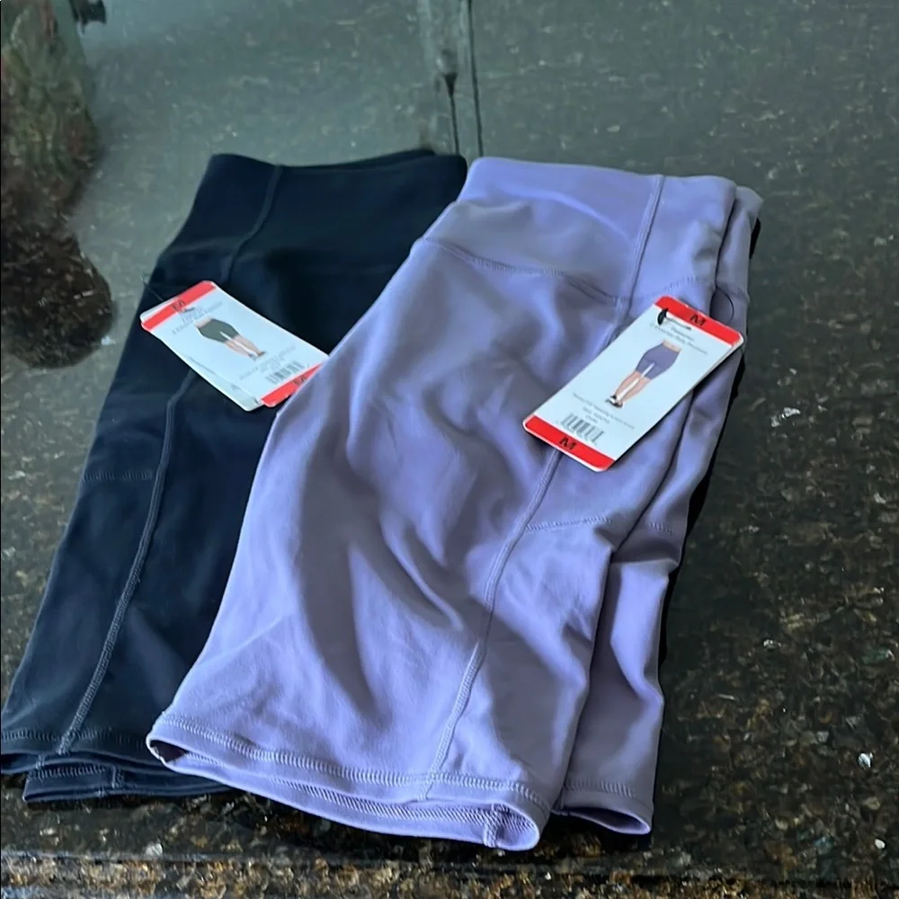 NWT Skechers Athletic Shorts Purple and Black Performance Wear - Picture 1 of 3
